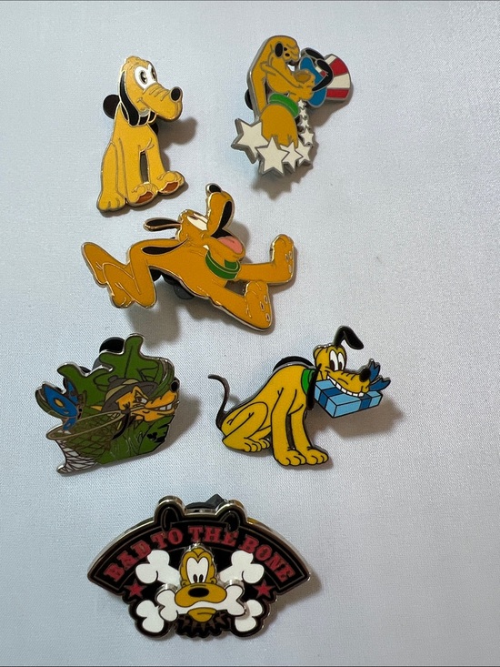Disney Jewelry - Disney Pluto Fan Trading Pin Set - 6 Pins